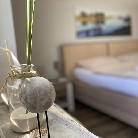 Zum Alten Faehrhaus - Bed & Breakfast Wrohm Экстерьер фото