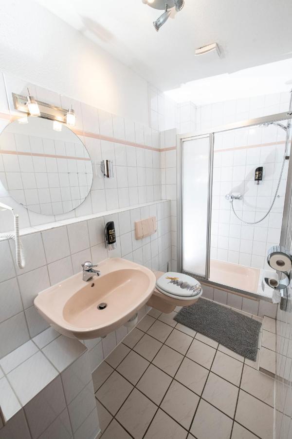 Zum Alten Faehrhaus - Bed & Breakfast Wrohm Экстерьер фото