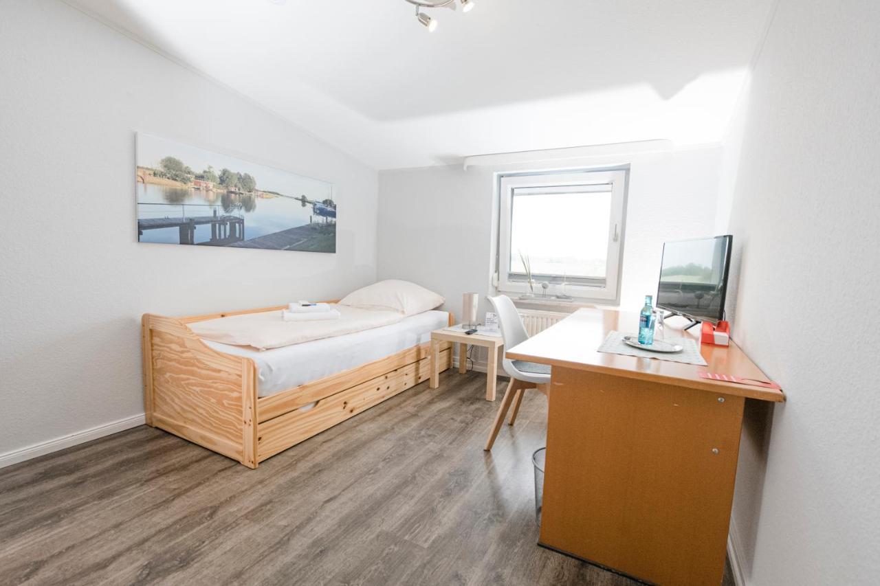 Zum Alten Faehrhaus - Bed & Breakfast Wrohm Экстерьер фото