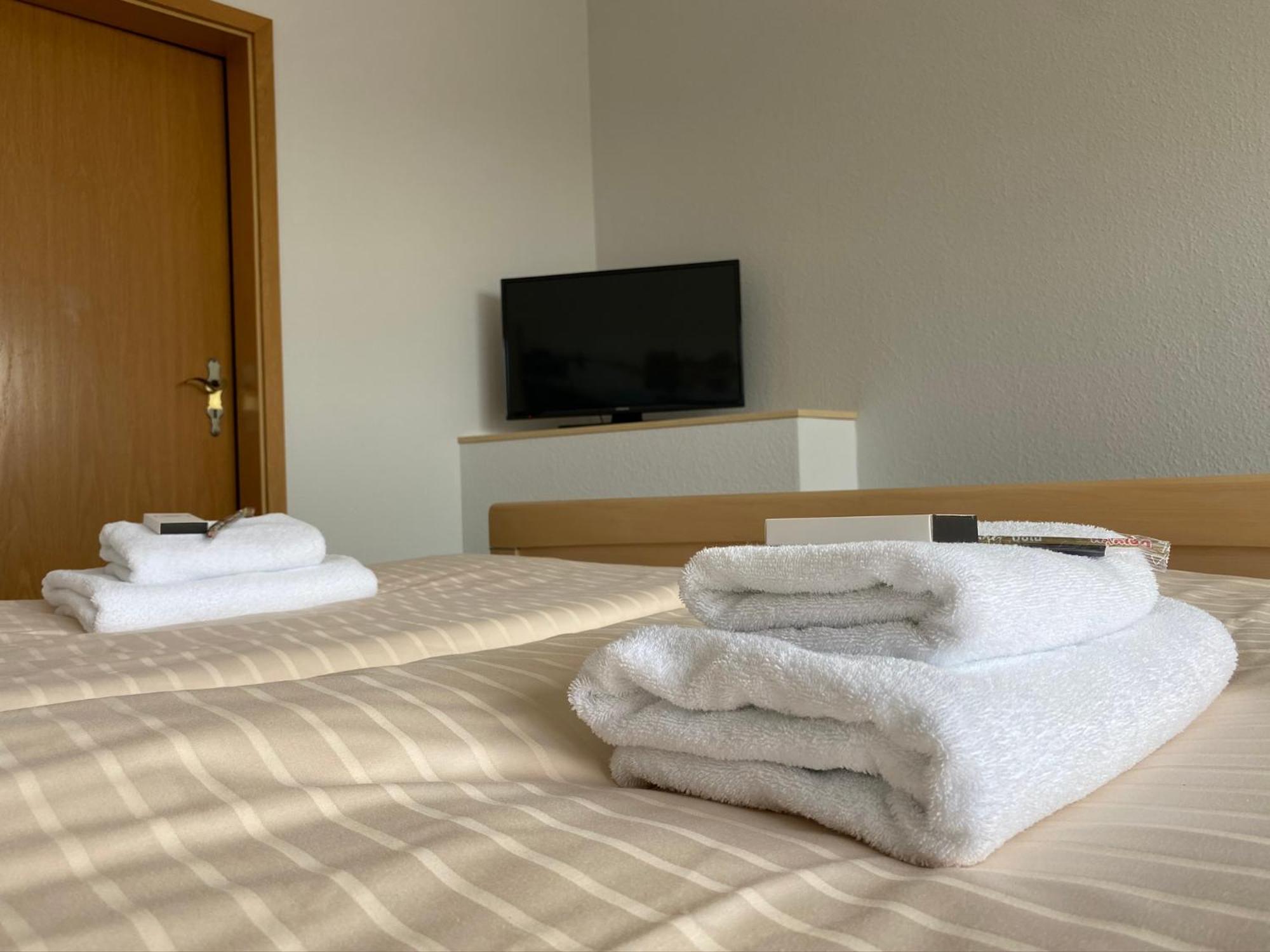 Zum Alten Faehrhaus - Bed & Breakfast Wrohm Экстерьер фото